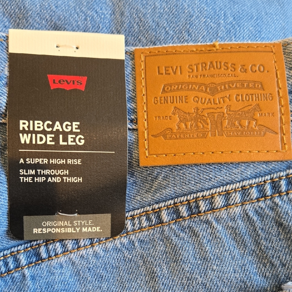 Levi's Women's Straight Leg Jeans in Light Blue - Picture 4 of 5